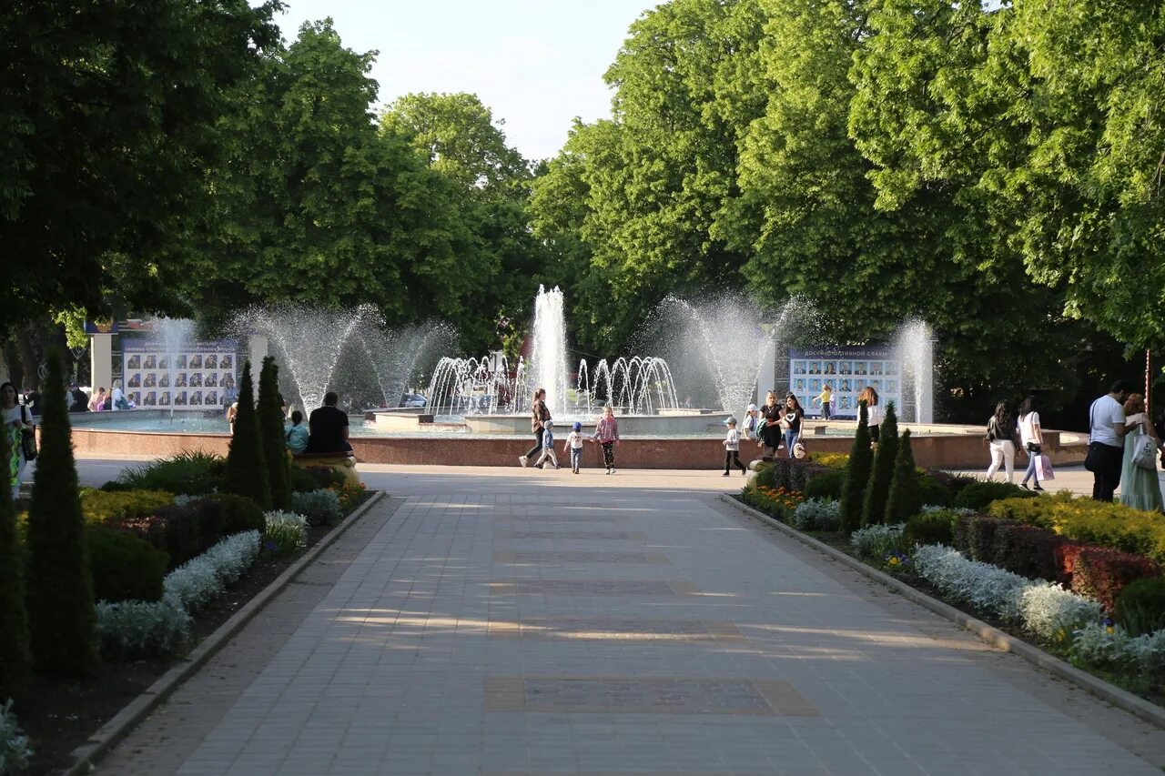 Проспект ленина 85 урюпинск. Соцзащита армавир график работы. Соцзащита армавир график работы. Соцзащита армавир официальный. Приёмные дни в соцзащите.