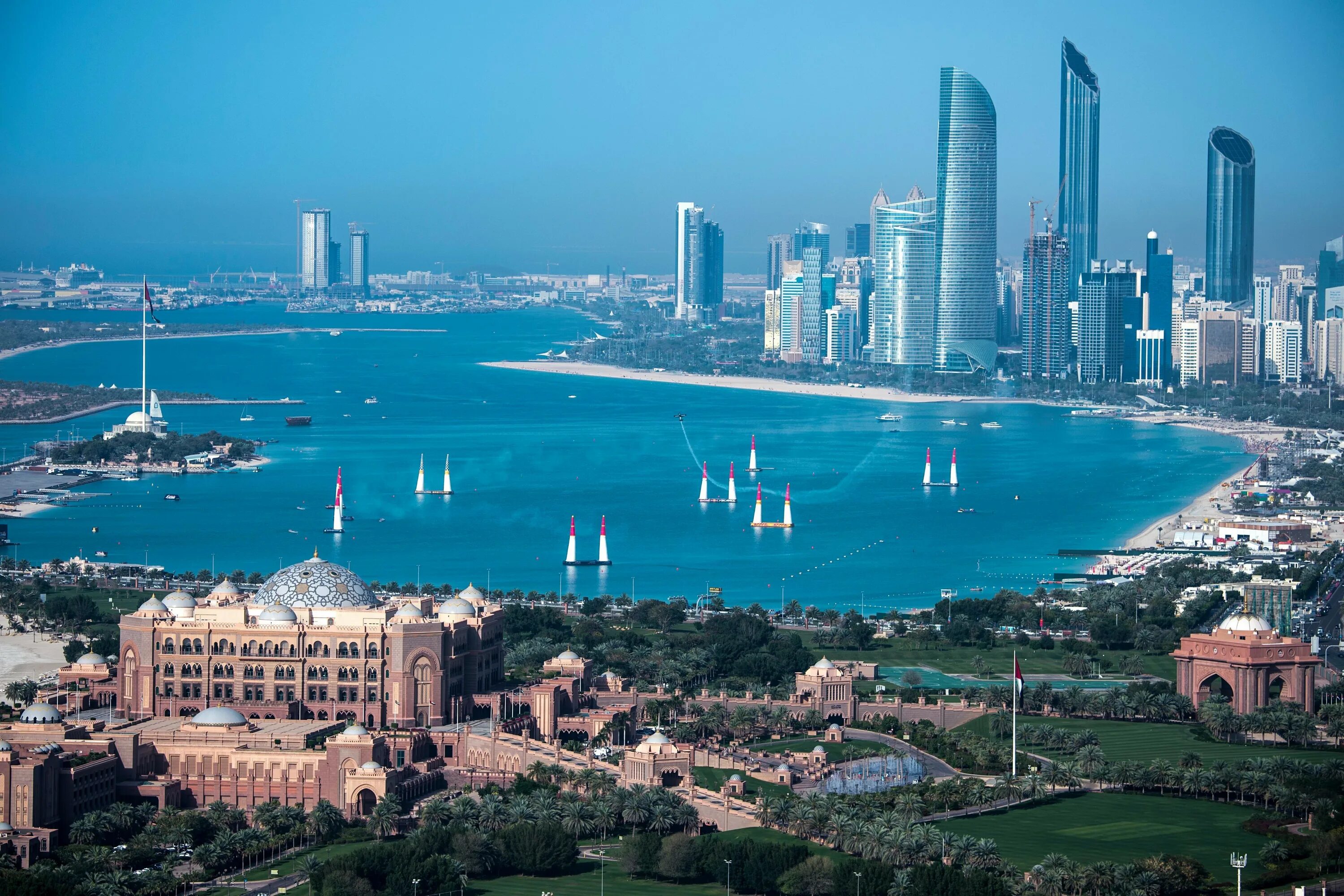 Red bull dubai flights view. кувейт абу даби. оаэ столица абу даби флаг. абу даби воздух. Abu dhabi.