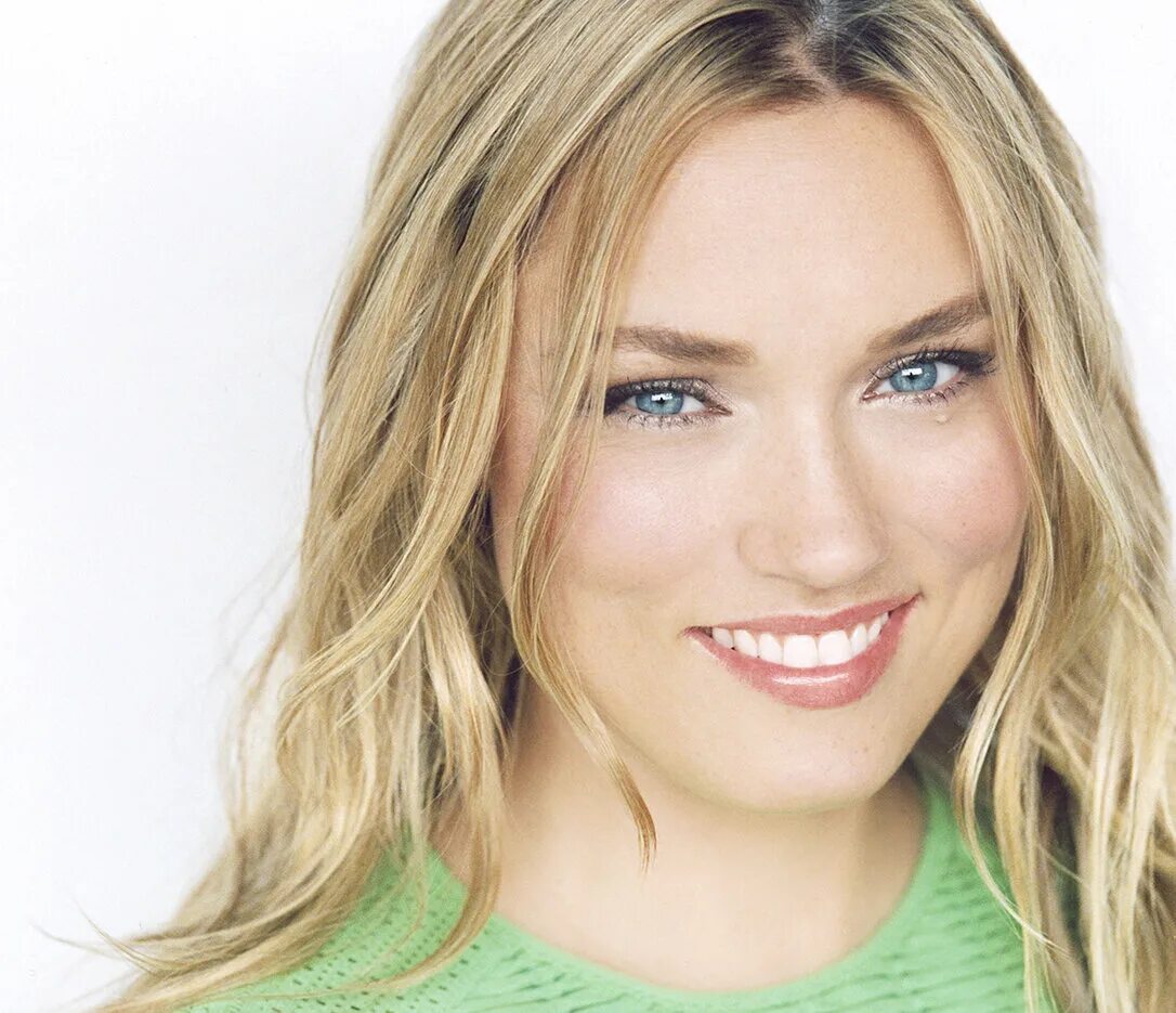 Клэр литтелтон 1 сезон лост. Ребекка майклсон дневники вампира. Claire holt. Клэр бастейбл. Клэр 1 сезон остаться в живых.