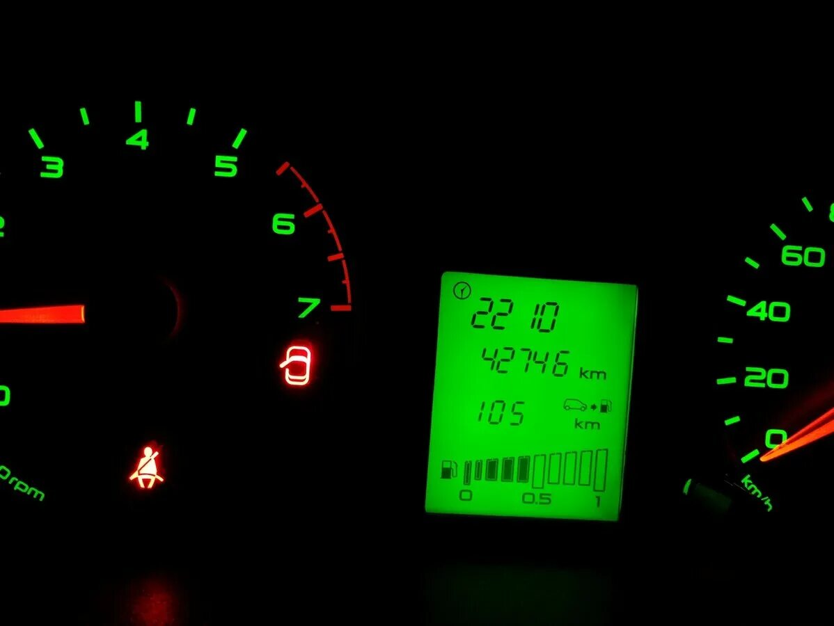 лада гранта 2019 года 16 клапанная тахометр. спидометр лада гранта. спидометр лада гранта стрелка на 200. панель лада гранта 2013 года. спидометр гранта фл 180.