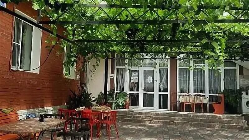 Кабардинка ул школьная. Кабардинка гостевой дом на ул. Школьная белый дом. Корницкого 13 кабардинка гостевой. Кабардинка ул школьная.