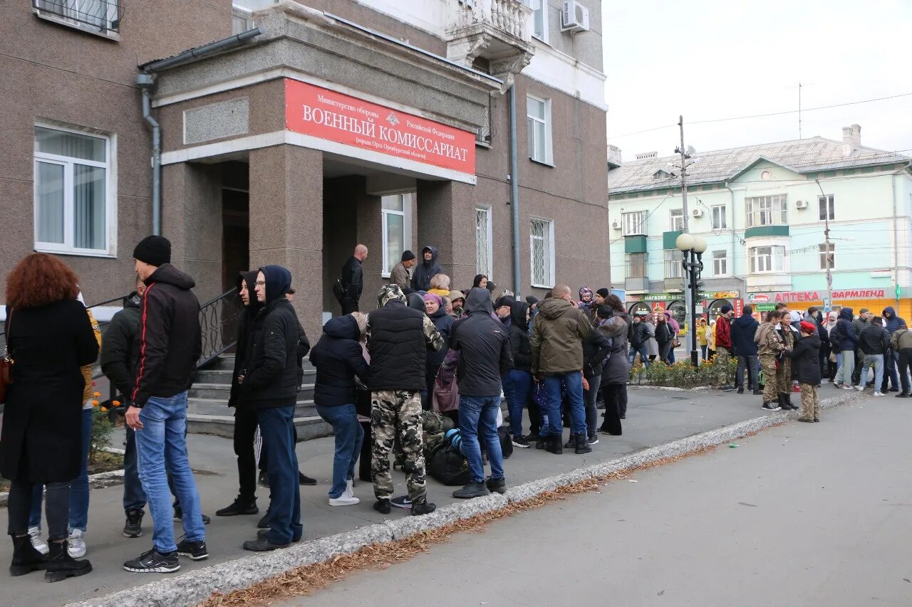 Мобилизация Орск. Сборный пункт призывников. Областной сборный пункт Оренбург. Мобилизованные на сборном пункте. 18 октября 2014