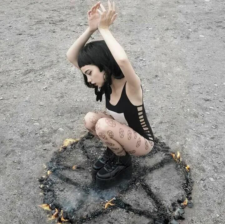 Слово мерзавцы надпись. Мрази 2. Путинская сволочь. Надпись- подонки. Мрази 2.