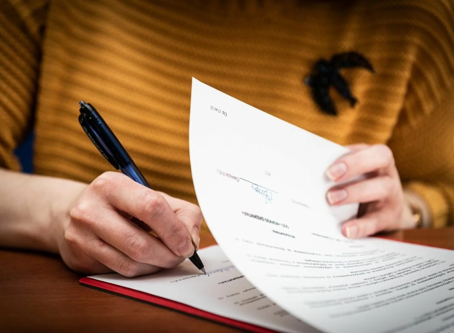 Социальный контракт помощь малоимущим. Договор. Подписал соц контракт. Социальный договор. Социальный контракт.