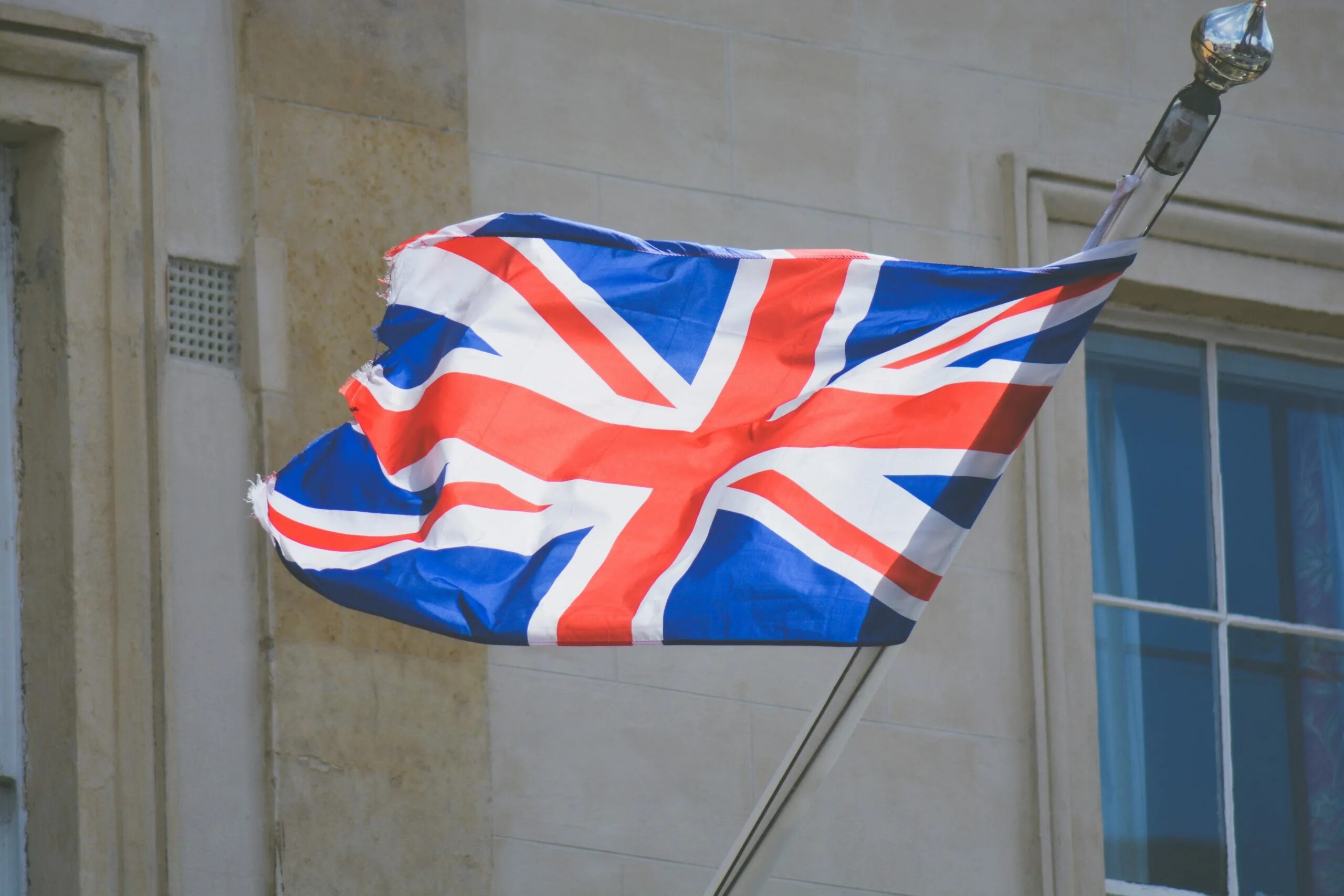 Флаг Великобритании. Министерство обороны Британии флаг. Флажок Британии. Флаг Великобритании фото. Британия поставила