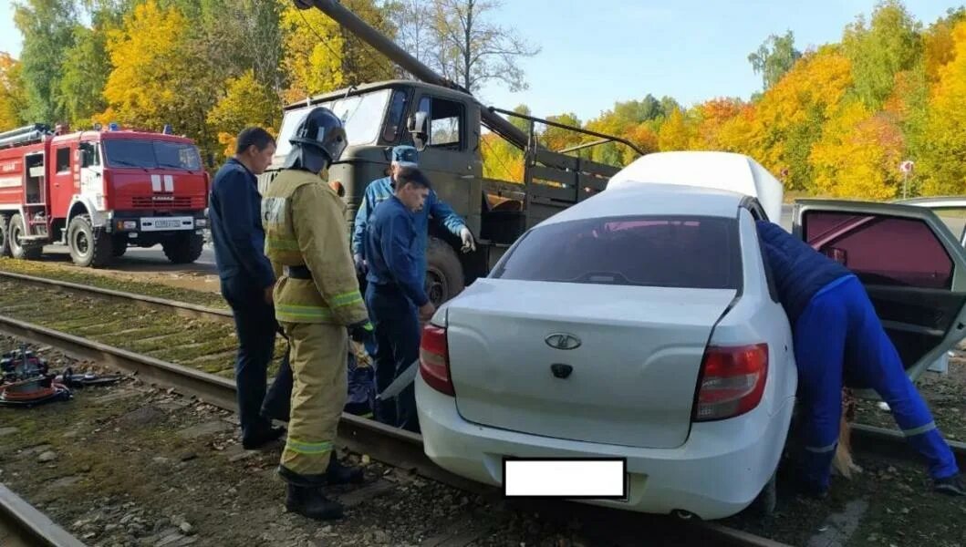 Происшествия в нижнекамске на сегодня. Авария 25.09.2025 набережные челны. нижнекамск авария 25.09.2025. утренняя авария в нижнекамске.