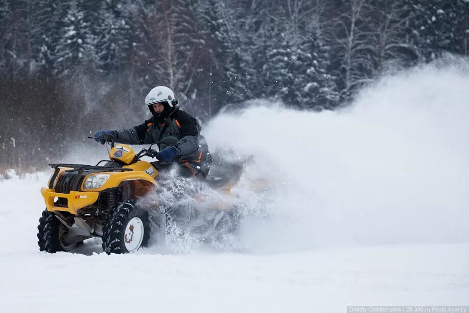 Квадроцикл. Катание на зимних квадроциклах. Катание на зимних квадроциклах. Квадроцикл снегоход. Катание на зимних квадроциклах.