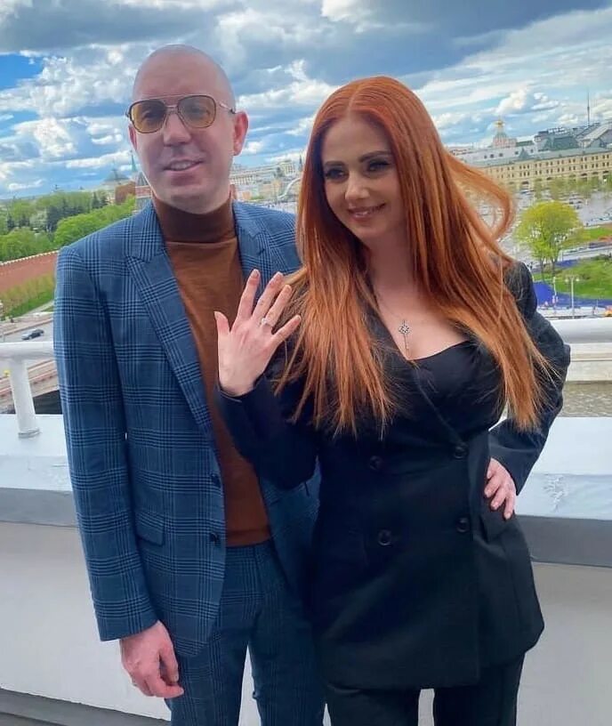 Экс участница. Экс участница. Звезды дом 2. Экс участница. Кто такая экс-участница.