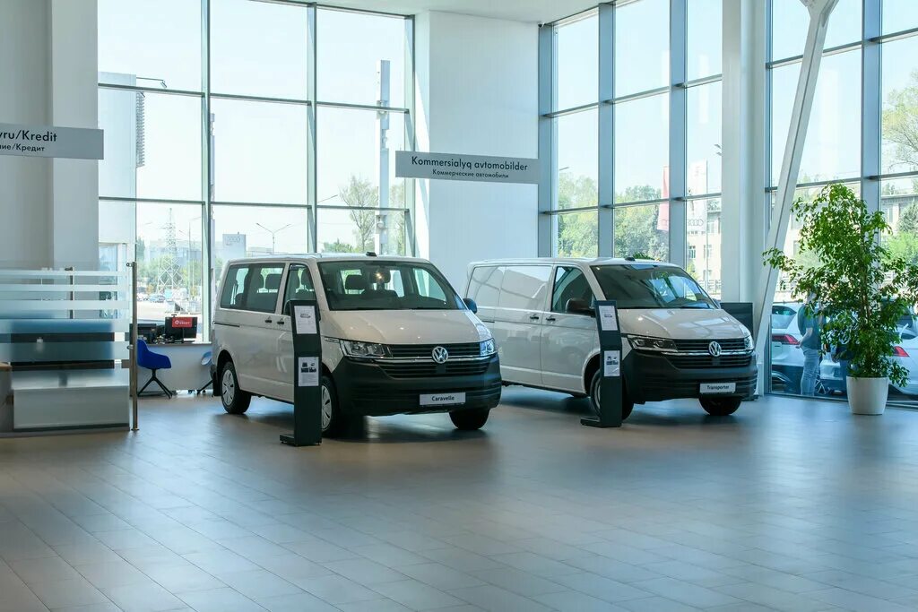 Меркур авто. Фольксваген алматы. Vw jetta 2017 серая. Автосалон фольксваген в казахстане официальный. Vw дилерские центры.