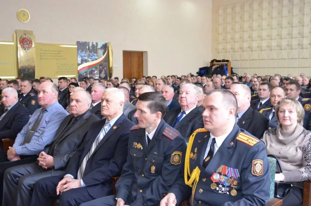 Бобруйский увд. Начальник УВД Бобруйского горисполкома. Зам начальника по идеологии УВД Бобруйского горисполкома. Управление по образованию Бобруйского горисполкома. Милиция Бобруйскв кабинете.