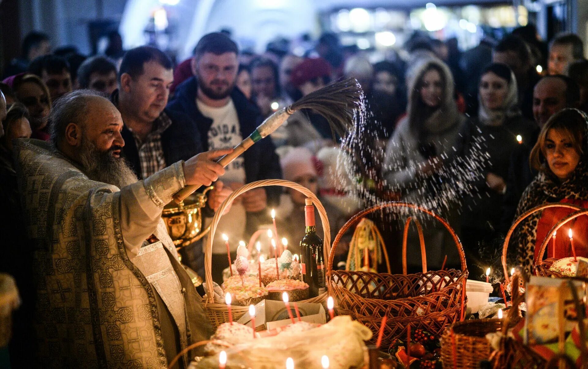 Праздник пасхи рф. Празднование Пасхи. Пасха в России. Празднование Пасхи в России. Праздник "Пасха".