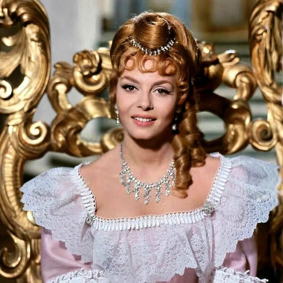 Красивая графиня