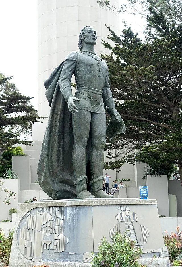 Статуя в Сан Франциско. Статуя Христофора Колумба в парке Горького. Ашурбанипал Сан Франциско статуя. Columbus Statue. На какие средства был установлен памятник христофору