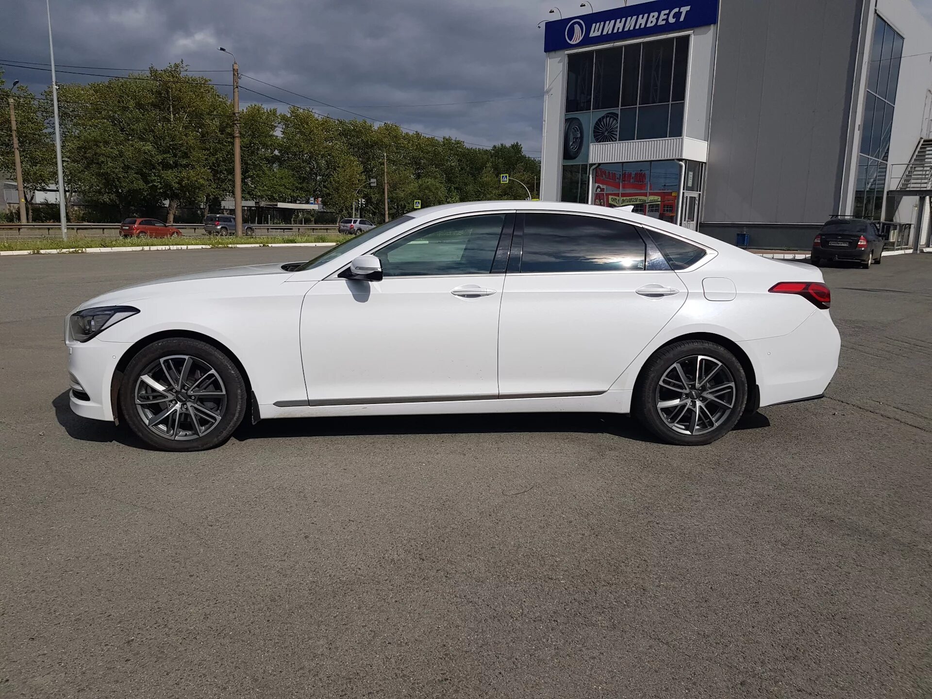 Диски Hyundai Genesis. Hyundai Genesis r18. Диски Хундай Генезис g80. Genesis g80 r19. Диски на генезис