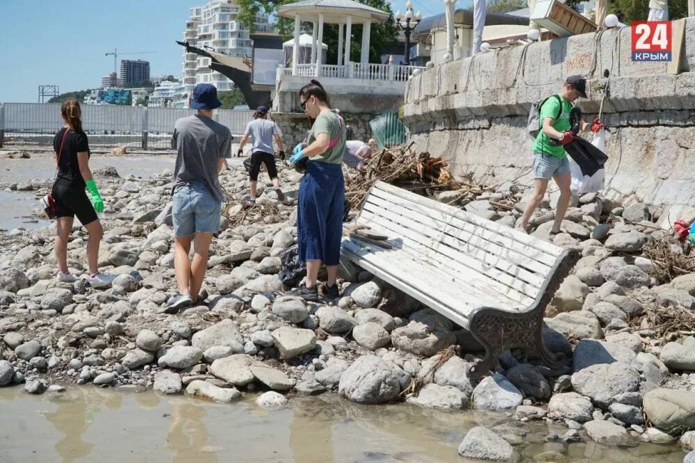 Выплата крымчанам. Наводнение Крым 2021 Ялта. Потоп в Ялте 2021 Ялта июнь. Ялта после потопа 2021. Наводнение в Ялте 2021.