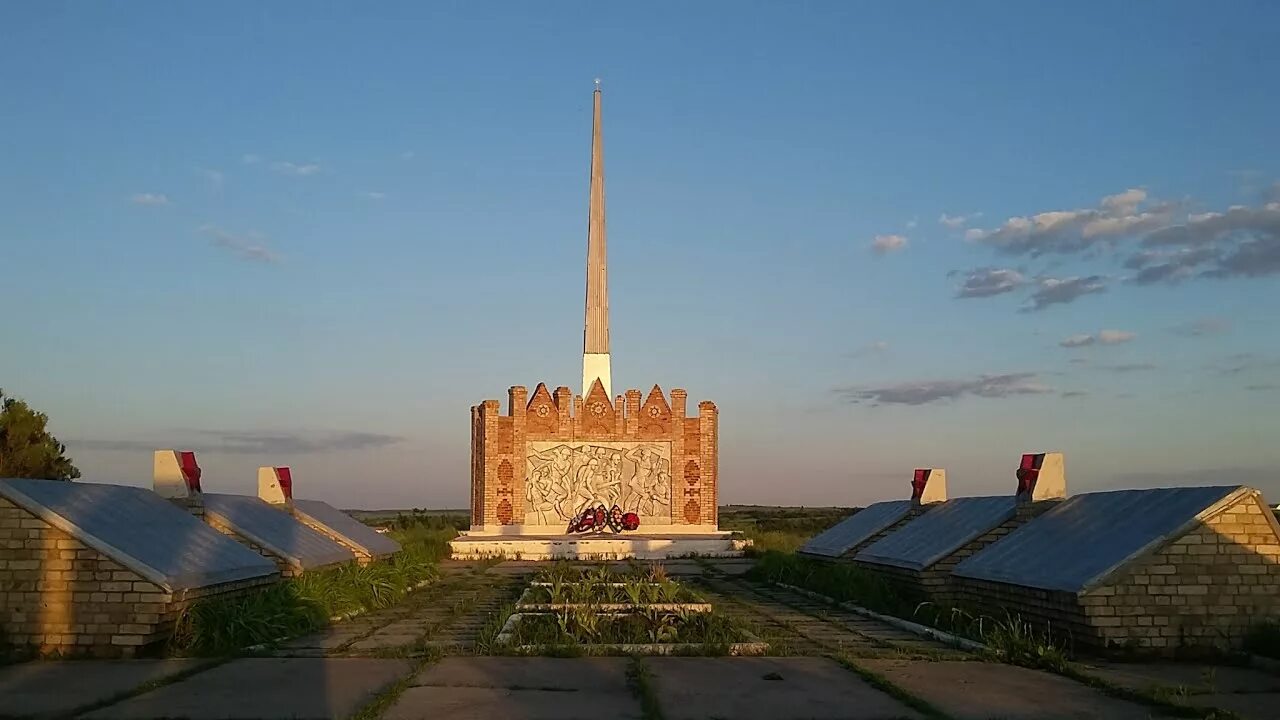 Новая гора история. Миронова гора новая калитва. мемориал миронова гора. калитва миронова гора. миронова гора в россошанском районе.