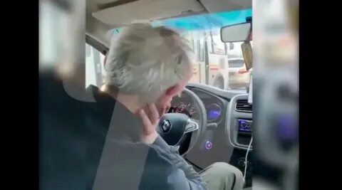 Таксист снял на видео