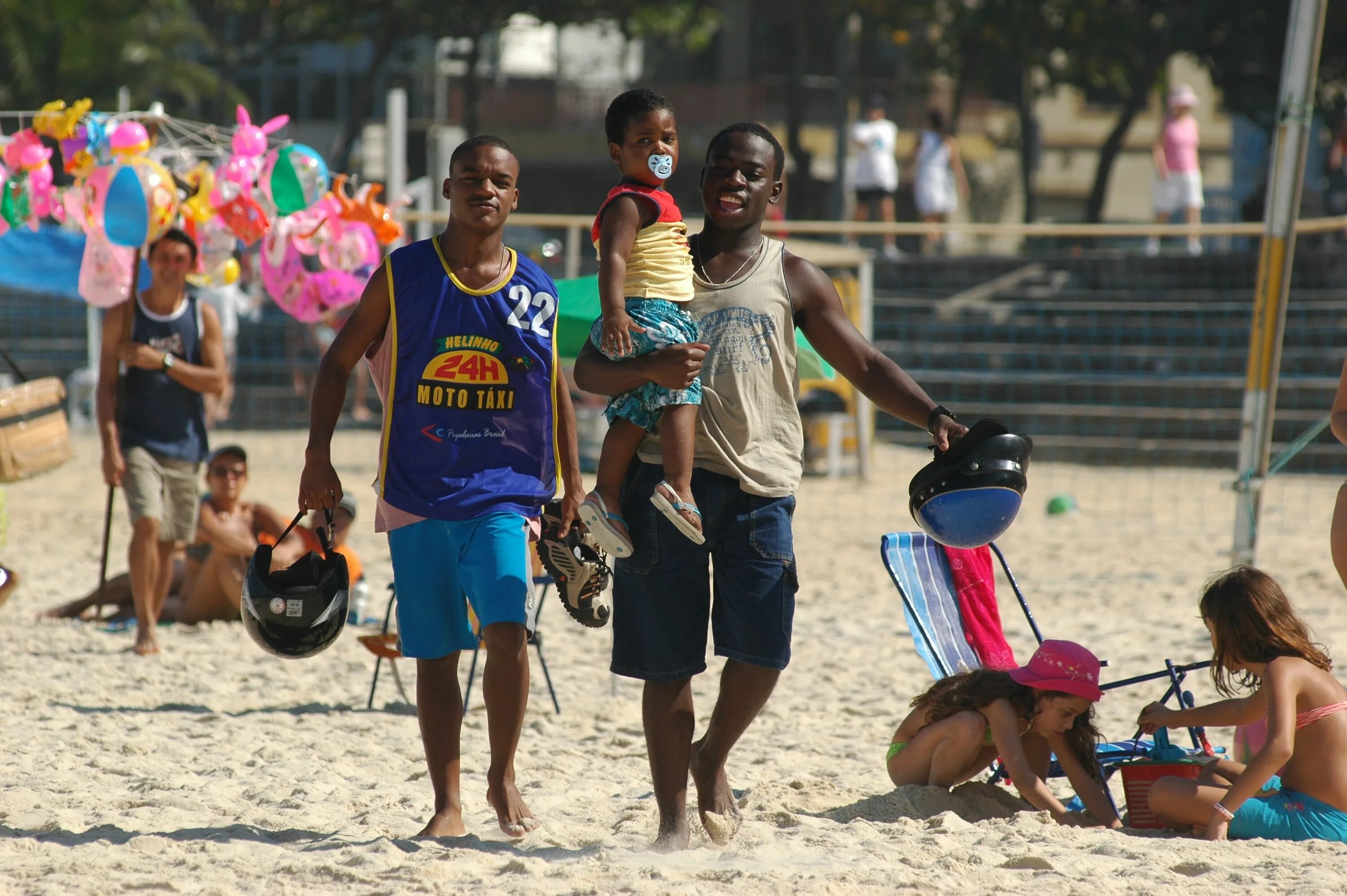 Фильм город бога бразилия. Город бога кадры. Город бога фильм 2002. Город бога два. Город бога два.