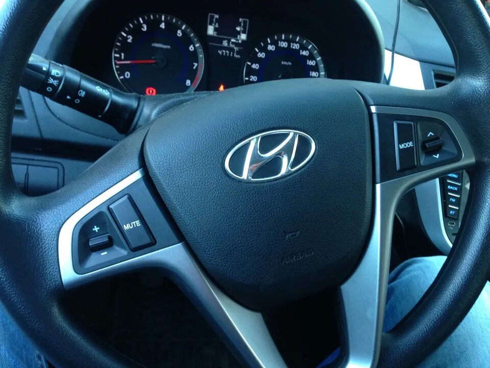 Кнопки солярис 1. Hyundai solaris 2 мультируль. мультируль солярис 1. мультируль хендай солярис 1. мультируль solaris 2015.