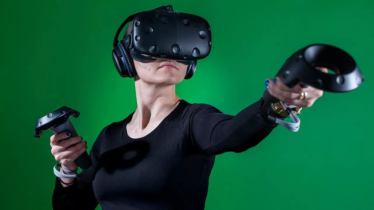 Топ виртуальной реальности. ВР очки HTC Vive. VR шлем Vive. Виар шлем HTC. Шлем виртуальной реальности HTC Vive Pro 2.