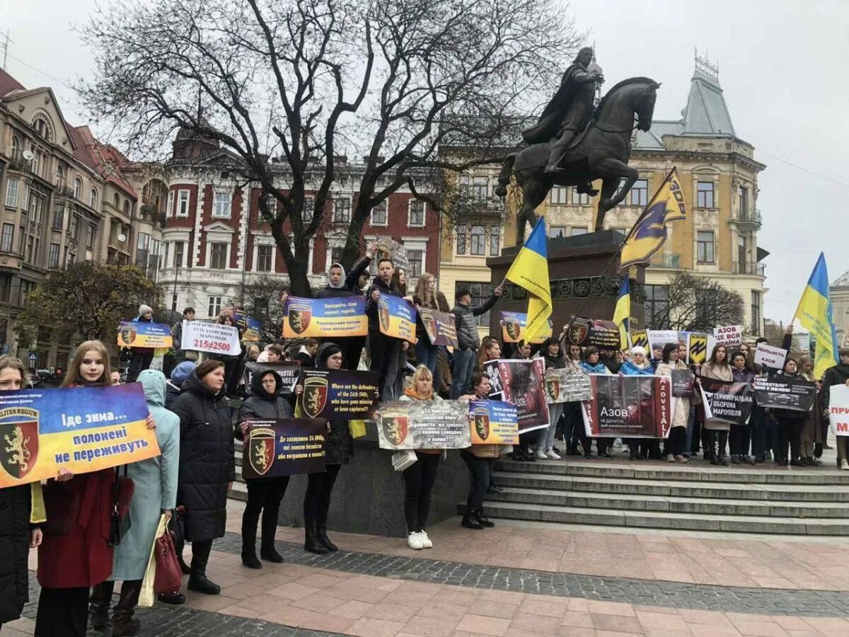 Вдовы на украине. Львов Майдан. Митинг во Львове. Ситуация во Львове. Русские во Львове.