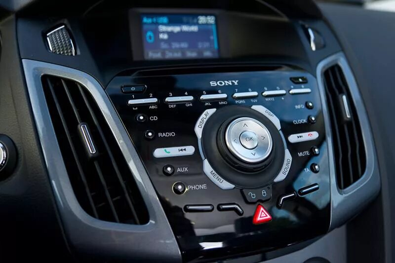 Магнитола sony ford focus 2. Магнитола сони форд фокус 3. Ford kuga 2 магнитола sony. Магнитофон сони на форд фокус 3. Штатная магнитола сони форд фокус 3.