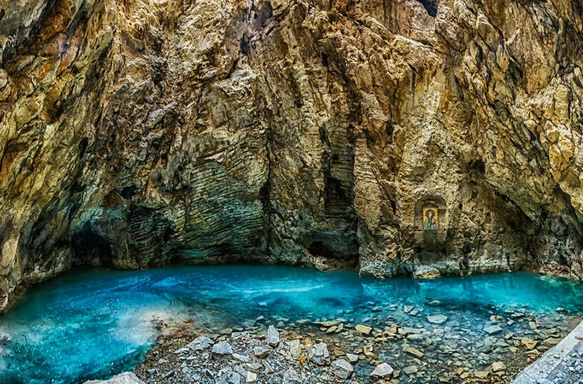 Озеро провал в пятигорске экскурсии. Провал озеро пятигорск достопримечательности пятигорска. Провал озеро пятигорск достопримечательности пятигорска. Подземное озеро в пятигорске. Гора машук и озеро провал пятигорск.