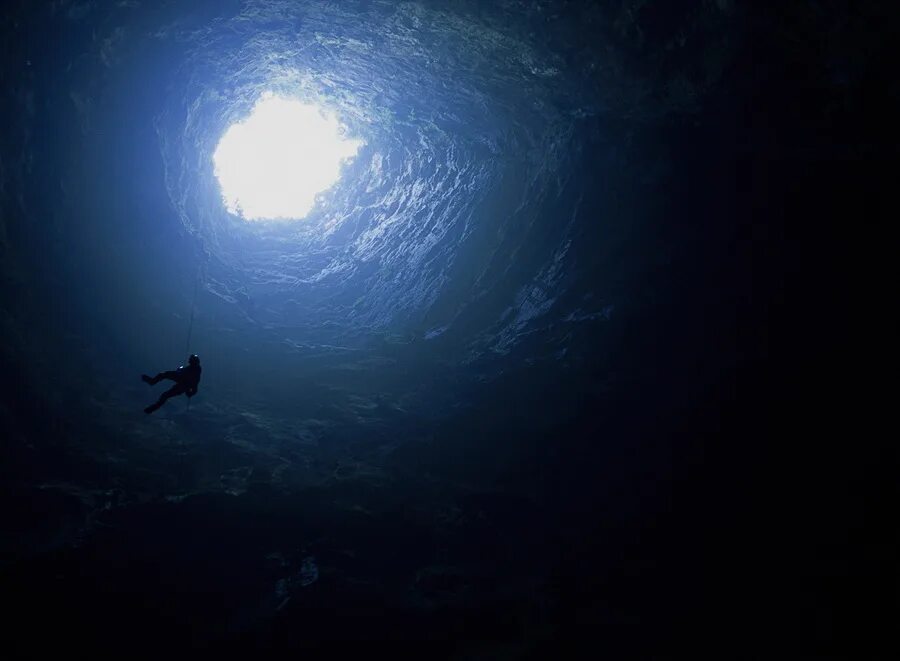 Пещера ласточек в Мексике. Пещера Санктум ласточек. Пещера ласточек в Мексике глубина. Санктум впадина. Погружение на дно океана