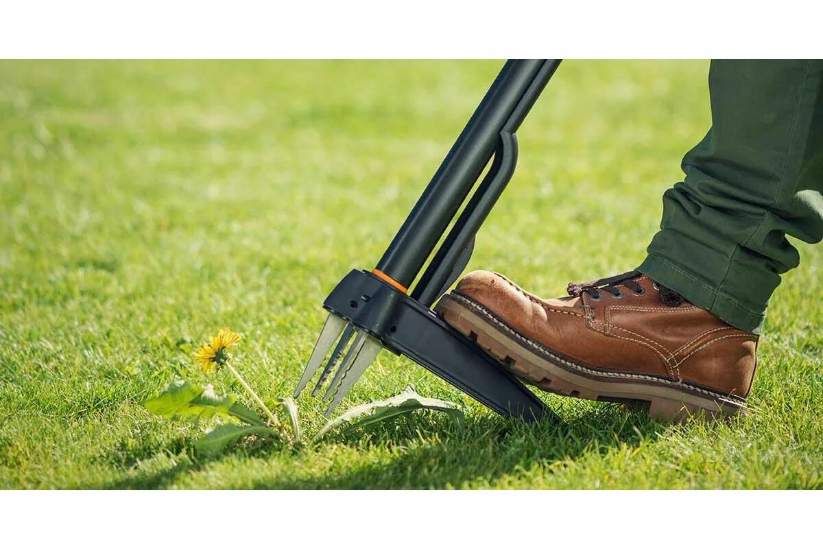 Удалитель сорняков fiskars. Удалитель сорняков fiskars xact 1020126. электрическая машинка для п сорняков. средоразделитель уборка сорняков. против одуванчиков на газоне фискарс.