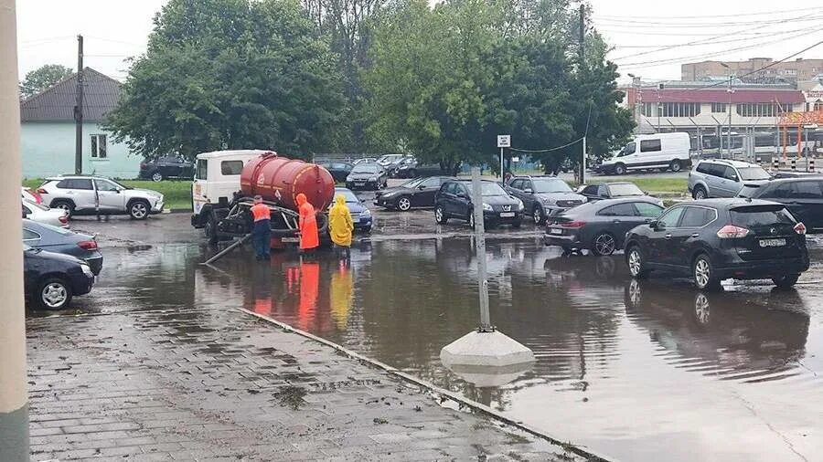 13 июля 2023 г. Потоп в Сочи 2023 июль. Потоп в Москве. Сильный ливень. Ливень в Москве.