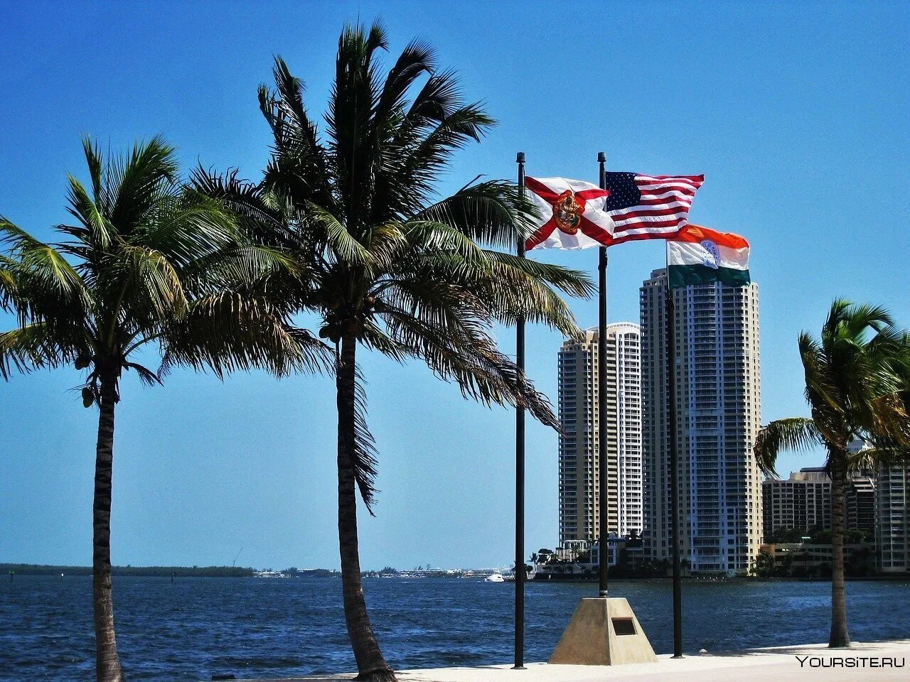 Флорида какая америка. Штат Флорида. Бэйфронт-парк Майами. Флаг Майами Флорида. Америка штат Майами.