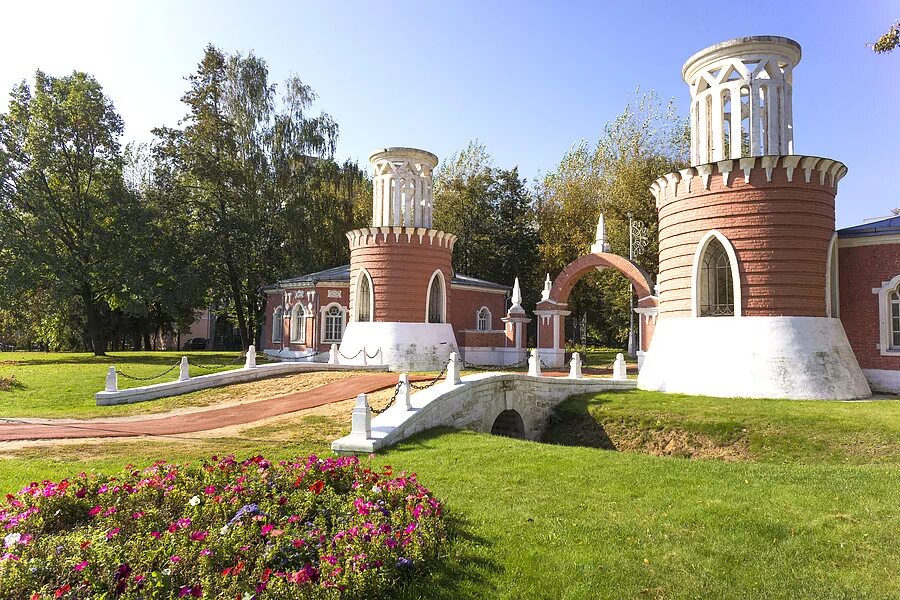 Воскресный парк. Воронцовский парк усадьба. Усадьба воронцово в Москве. Москва Воронцовский парк 3 усадьба воронцово. Усадьба Воронова в Москве.