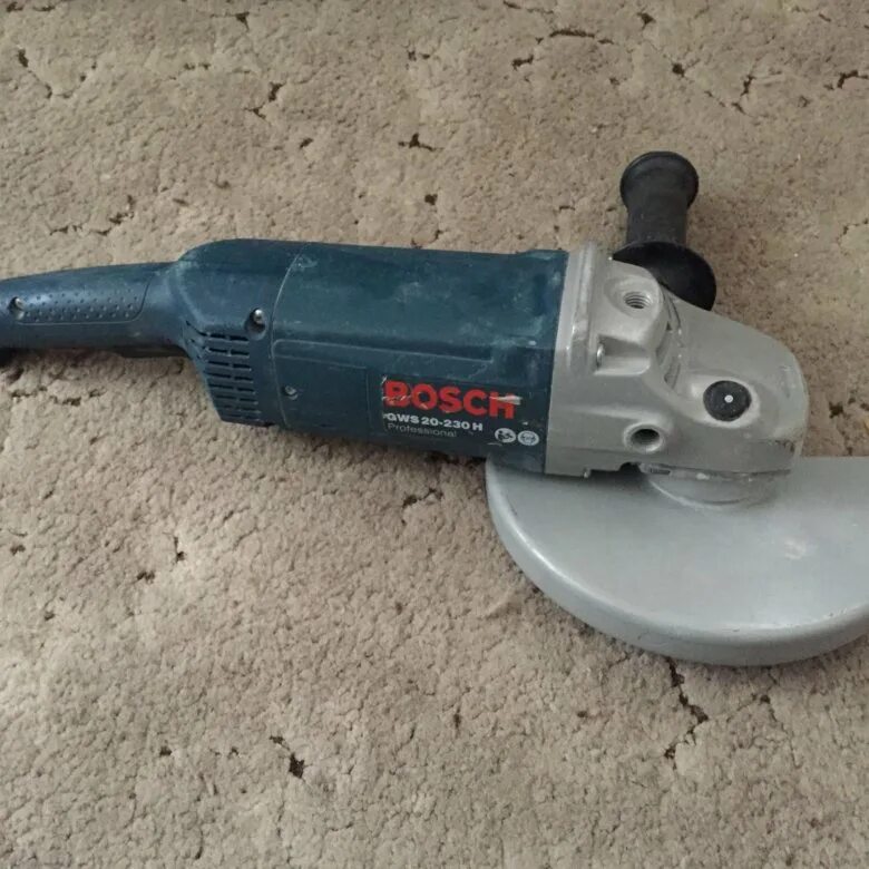 Купить bosch 230. Болгарка Bosch GWS 20-230 H. Болгарка бош 230. УШМ бош 230 сломанная. Bosch GWS 20-230 H Пиндель.