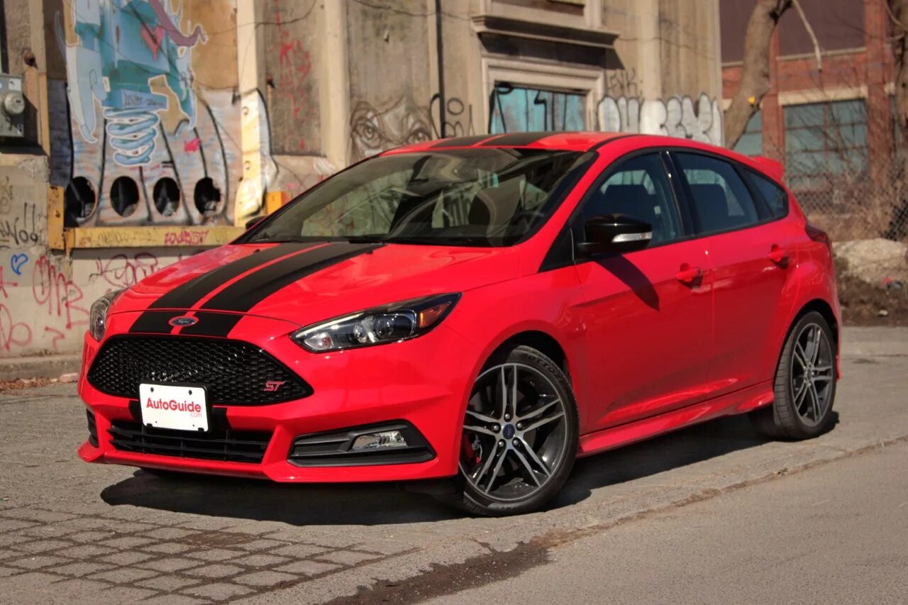 Ст тюнинг. Красный Ford Focus 3 St. Ford Focus St 2015. Ford Focus 3 St 2015. Ford Focus 2015 Red.