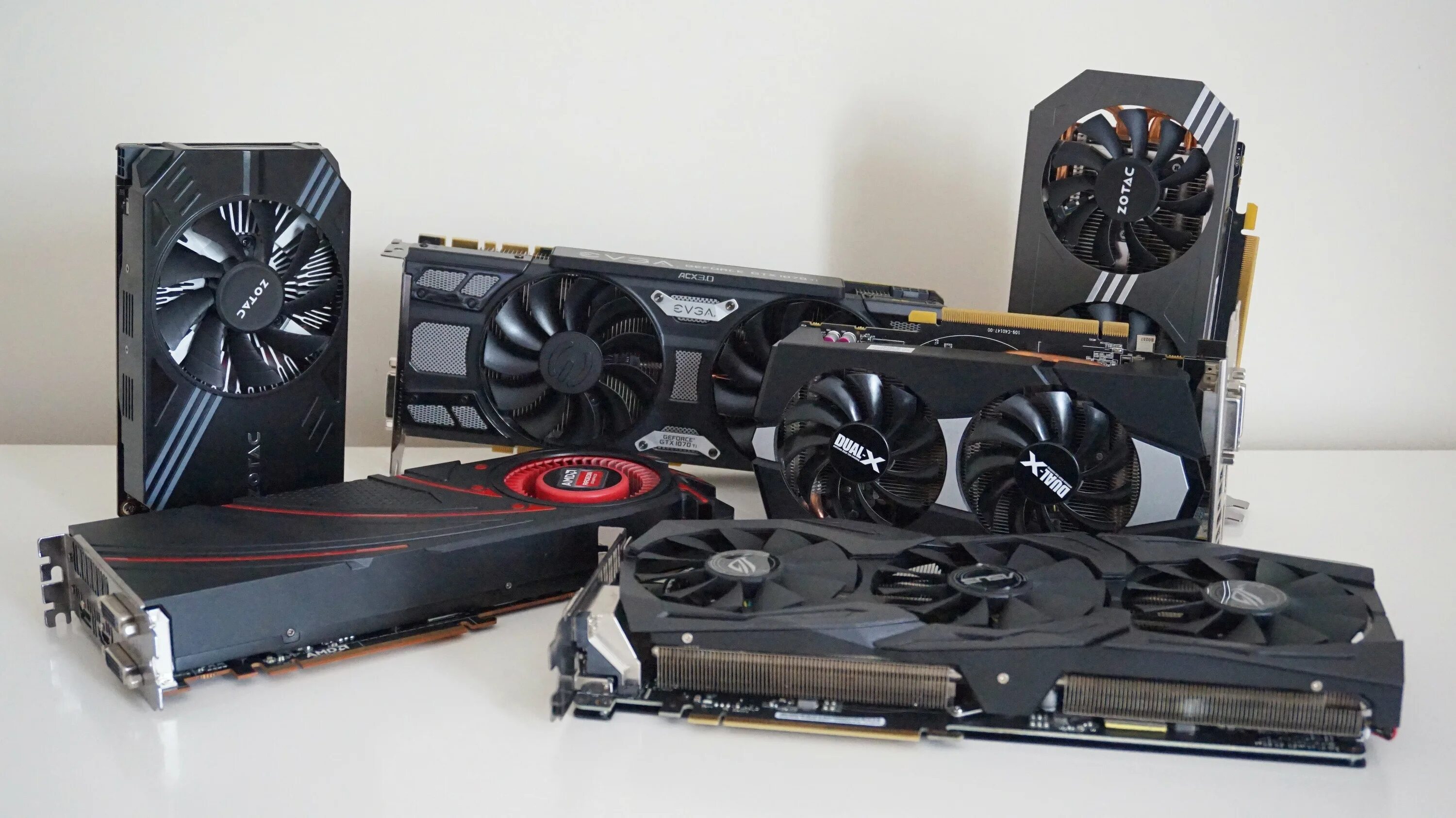 Лучшие видеокарты для ноутбуков для игр. RX 580 6gb. Видеокарта: AMD RX 5700, GTX 1070. RX 5700 GPU. AMD видеокарты 2022.