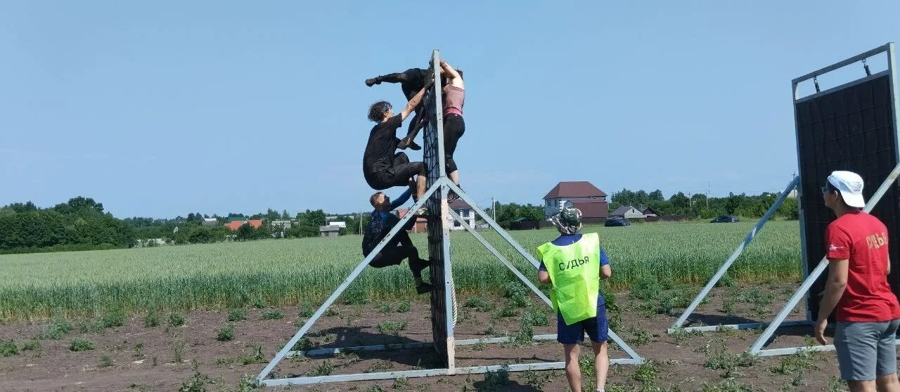 Тропа богатыря курск. Тропинка с препятствиями эстетика. Полоса препятствий. Курская коренская ярмарка 2023. Тропа богатыря курск 2024.