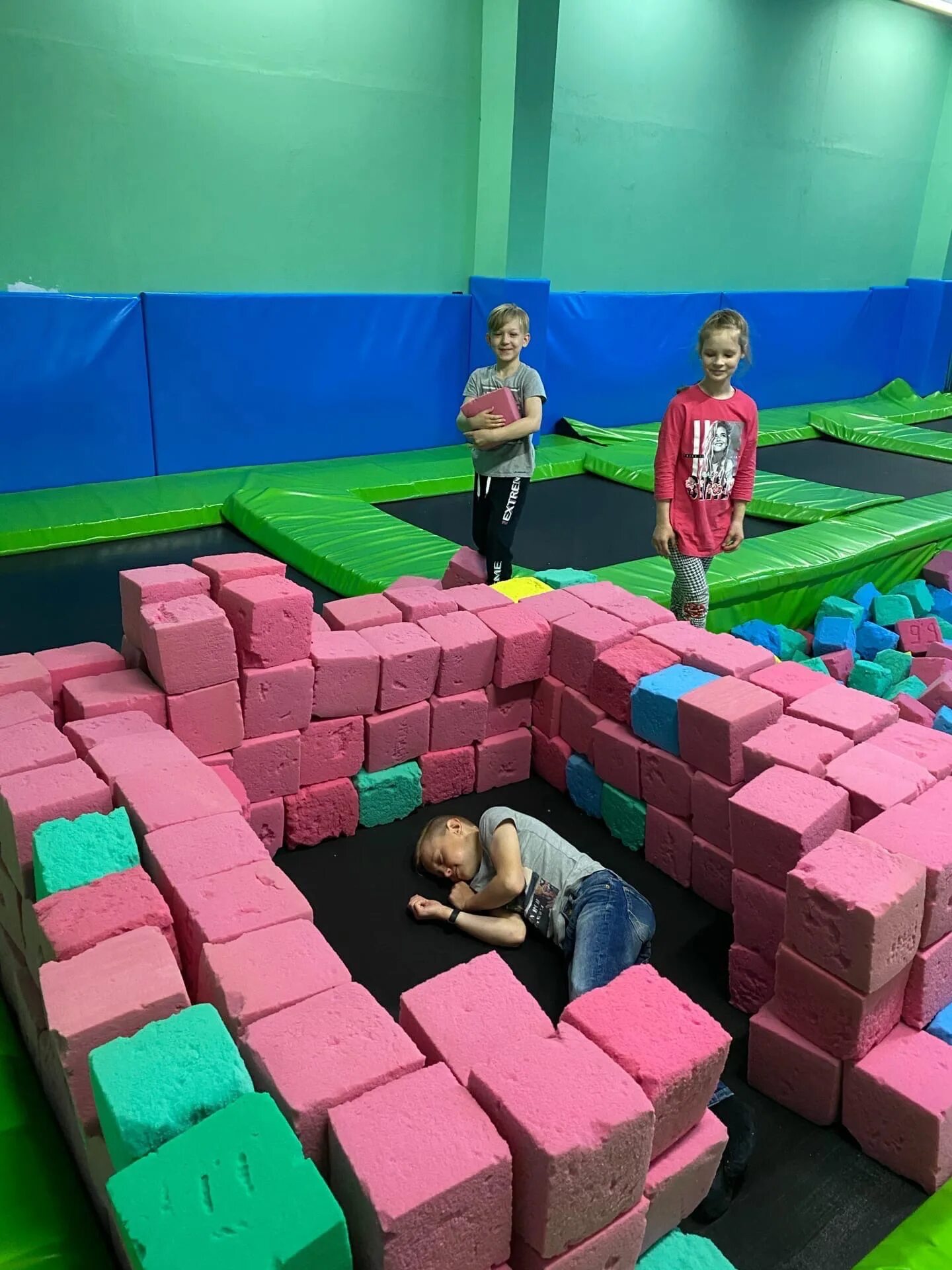 Скалодром вологда батут. Скалодром стризнево вологда. Скалодром куб вологда. Скалодром вологда пошехонское шоссе. Скалодром куб вологда.