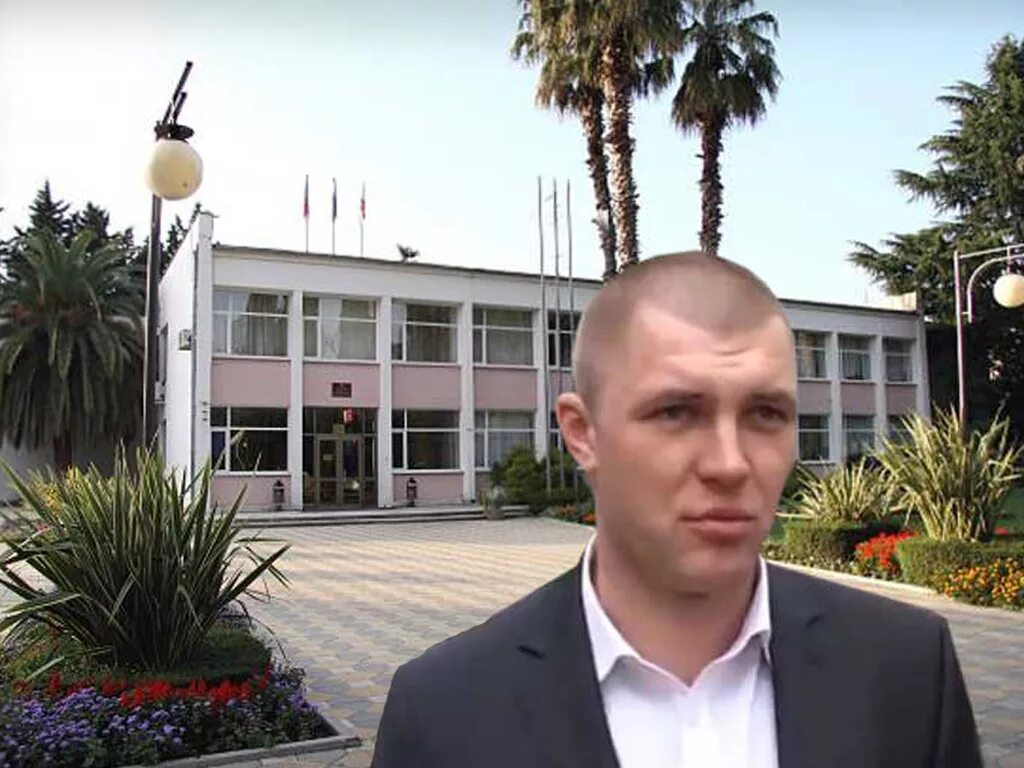 Александр жигалко сочи. Сергей дрампов сочи. Дмитрий юрьевич сочи. Глава администрации адлерского района. Глава адлера.