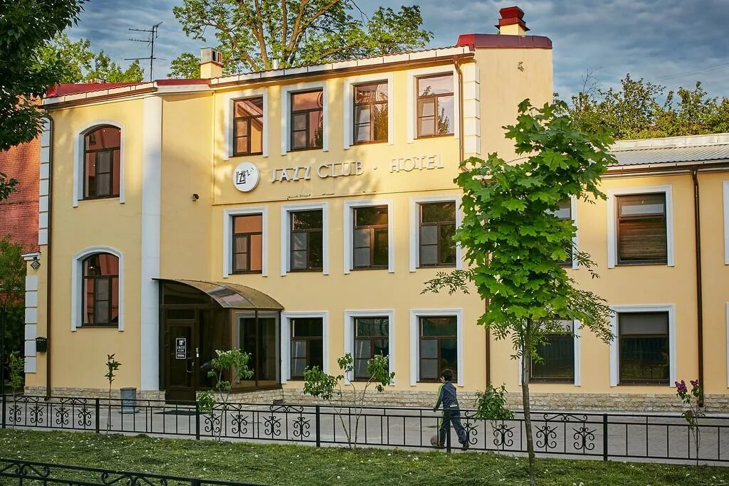Джаз клуб отель. Отель джаз таун красногорск. Police station джаз клуб санкт-петербург. Отель джаз клаб. Джаз-клуб «police station».