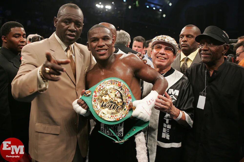 Streets of rage 4 флойд. Флойд мейвезер бокс. Флойд 4. Флойд мейвезер младший. Флойд мейвезер.