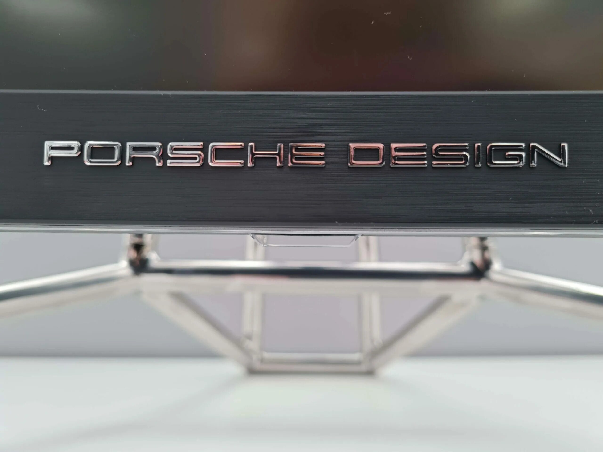 Aoc porsche design. Монитор aoc agon pd27. монитор porsche design. монитор порше дизайн.