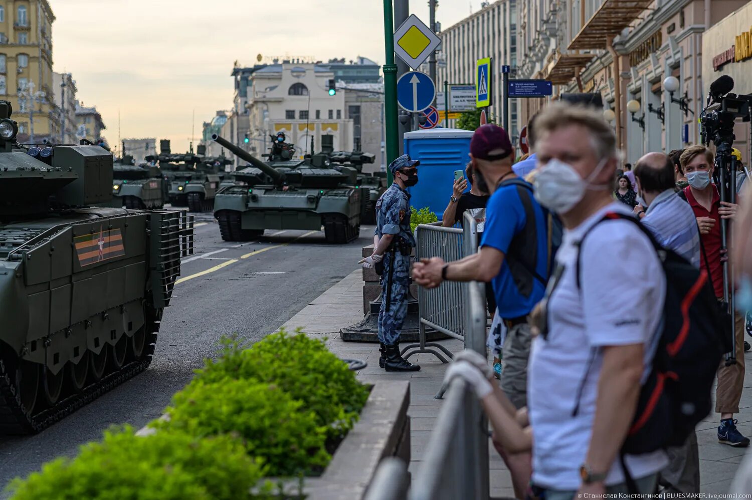 В москве есть военное положение