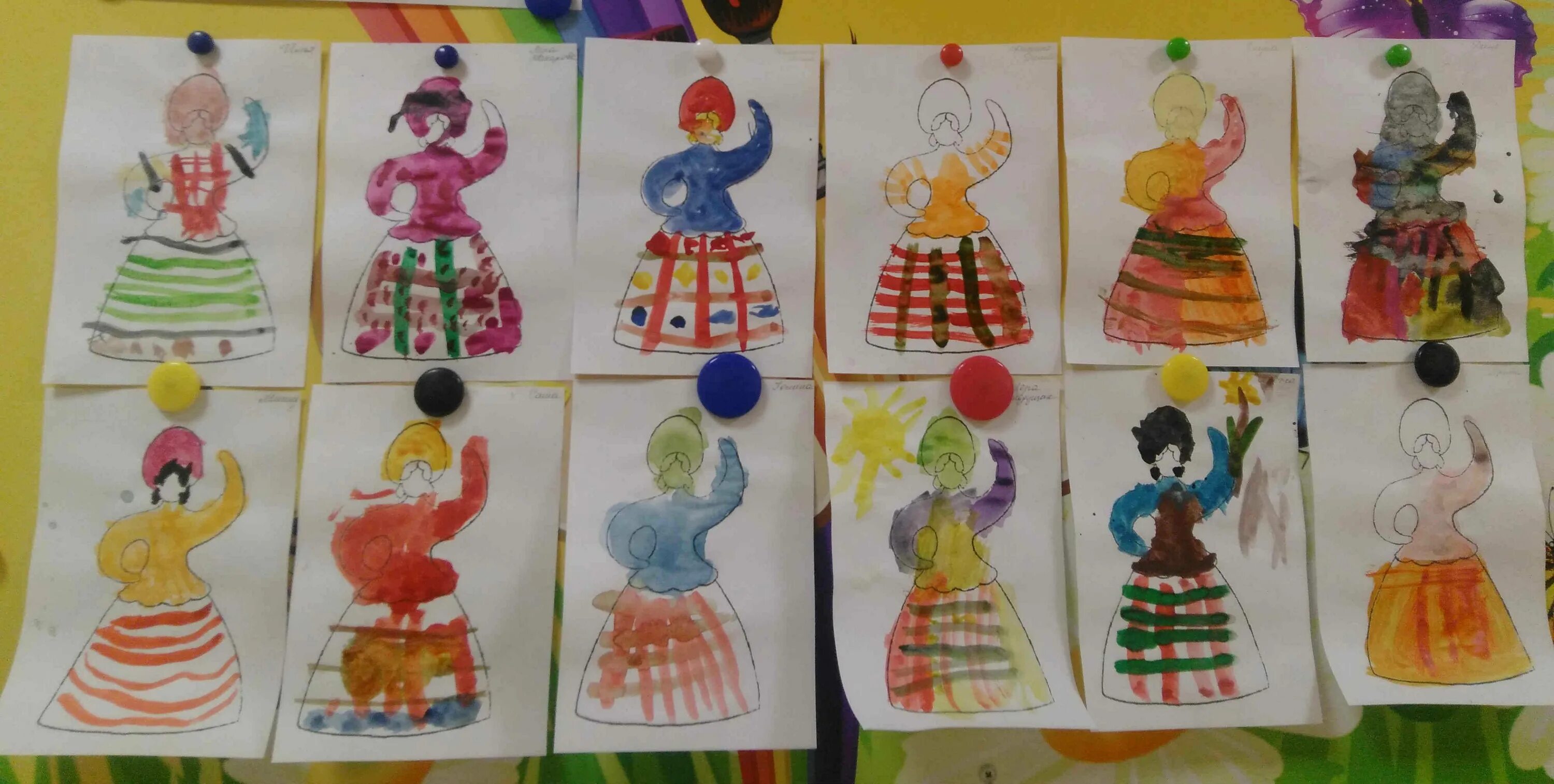 Рисование моя любимая игрушка старшая группа. Роспись дымковской барышни в старшей группе. Рисование любимая игрушка подготовительная группа. Рисование в средней группе на тему игрушки. Рисование игрушки в средней группе.