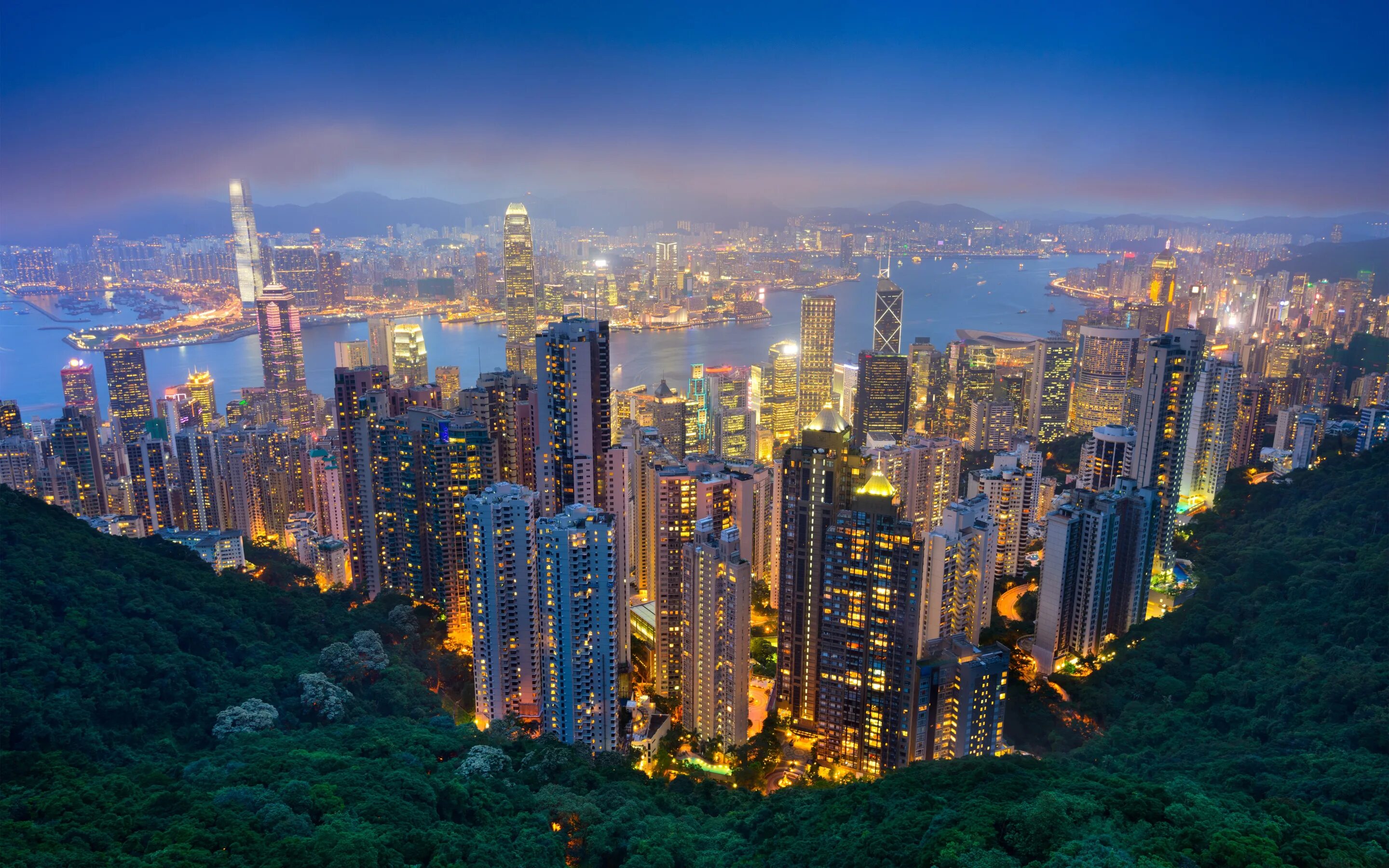 Небоскребы гонконга. Китай Гонг Конг. Гонг Конг небоскребы. Мегалополис Сянган.