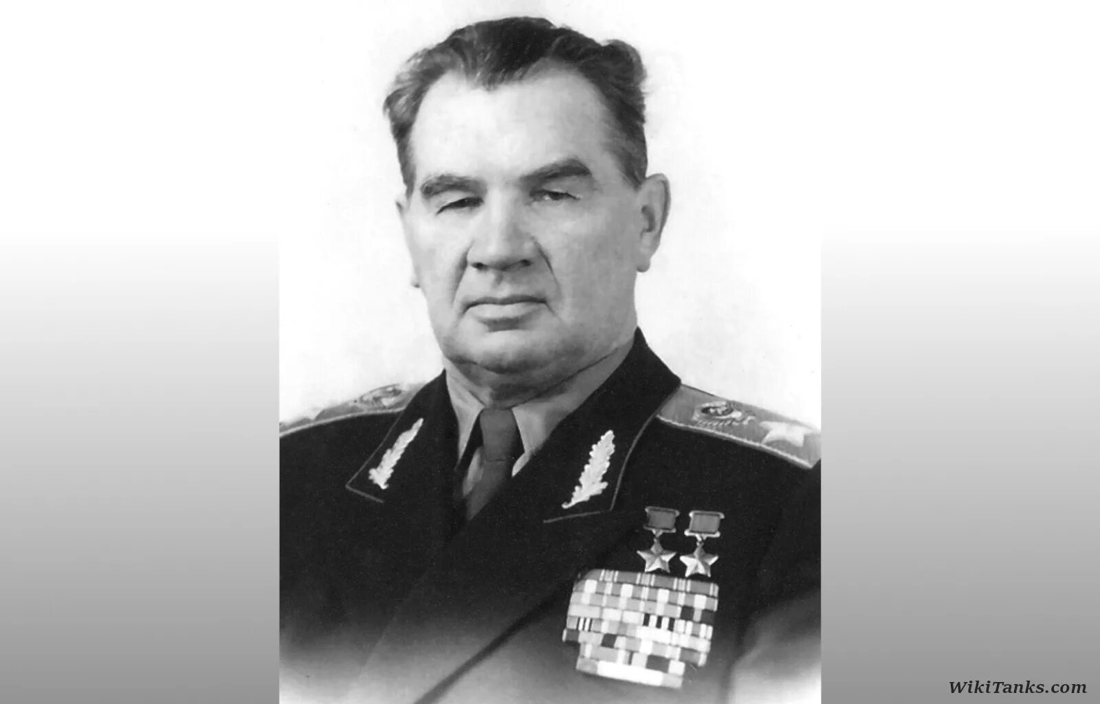 Василий чуйков сталинградская битва. Чуйков василий иванович. Крылов, в. Маршал чуйков автограф. Чуйков 1945.