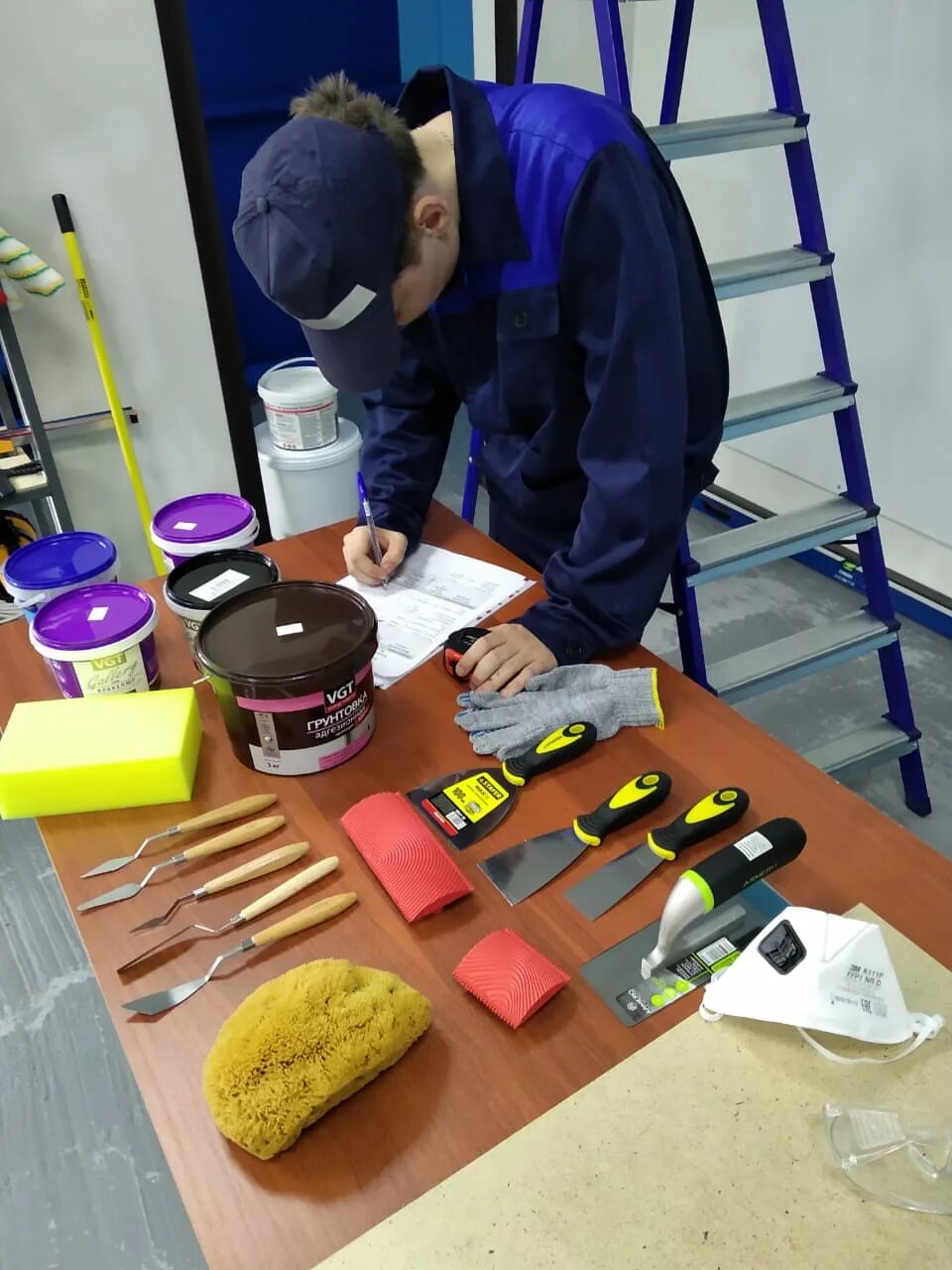 мастер отделочных строительных и декоративных работ. рабочее место штукатура. отделочных работ колледж. мастер отделочных строительных и декоративных. отделочные и декоративные работы.