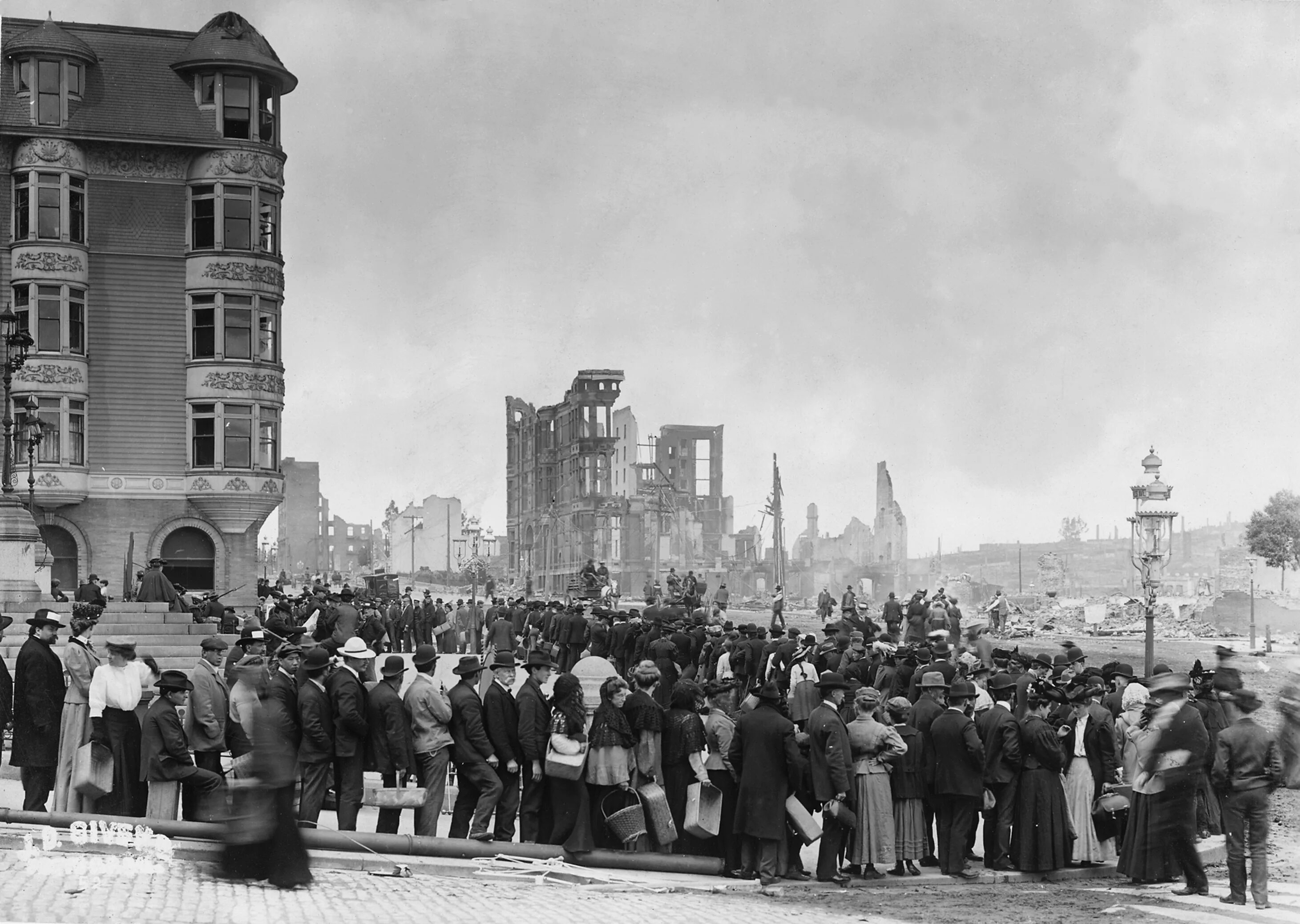 Землетрясение в сан франциско. Сан Франциско 1906 год. Землетрясение в Сан Франциско 1906. Пожар в Сан Франциско 1906. Сан Франциско до землетрясения 1906.