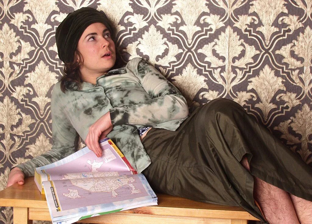 Русские оргии с разговорами. Взрослые тетки с молодыми. Красивые волосатые женщины. Половые отношения матери и сына. Взрослая совращает мальчика.