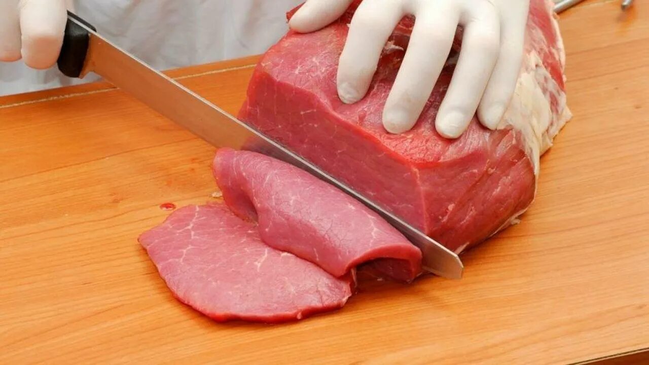 Сон приготовить мясо. Ножи для тонкой нарезки мяса говядины. Стейк из искусственного мяса. Сон приготовить мясо. Нарезанное мясо.