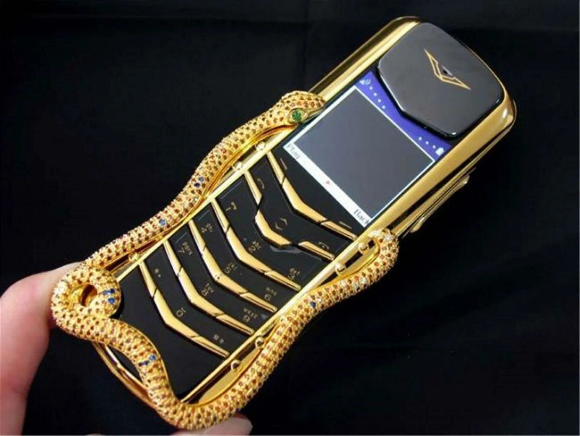 Vertu Boucheron Cobra. Телефон Vertu Signature Cobra. Vertu Signature Diamond. Vertu Signature Boucheron Cobra. Дорогой сотовый телефон